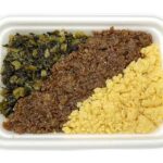 セブンイレブン 三色そぼろごはん（もち麦）