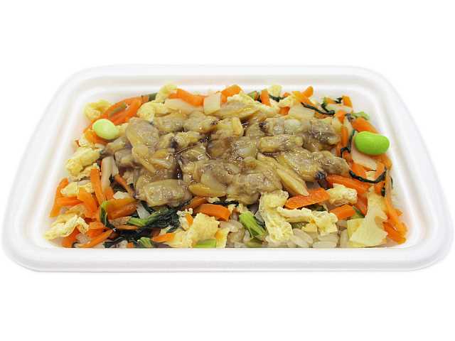 セブンイレブン あさりと彩り野菜のわかめごはん（もち麦）