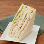 ローソン 食物繊維が摂れる！チキンと根菜サラダサンド